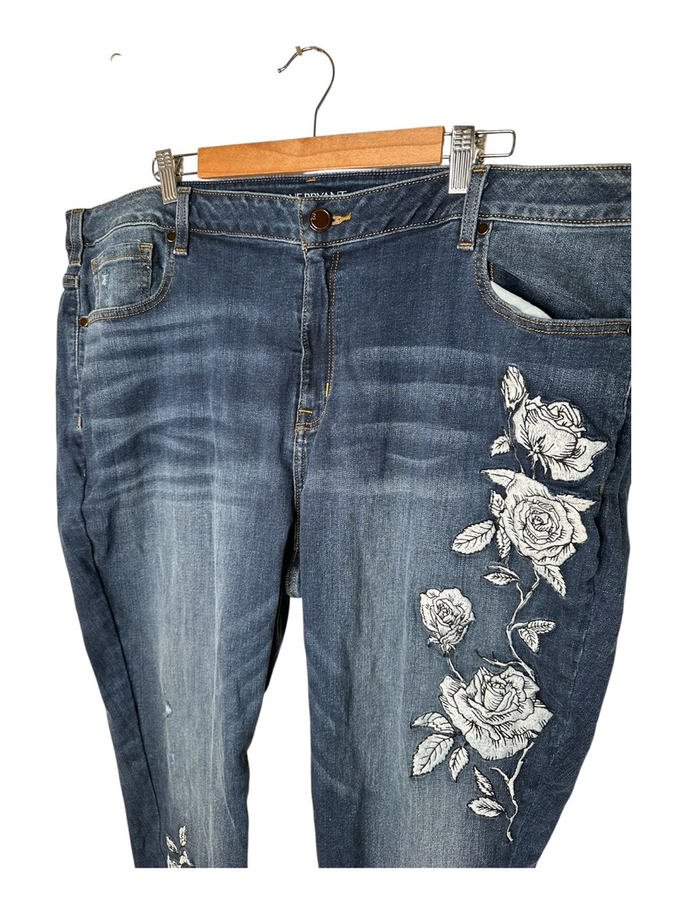 Lane Bryant Mid Rise Super Stretch Skinny Jeans Size 26 Floral Embroidery New - Picture 2 of 11